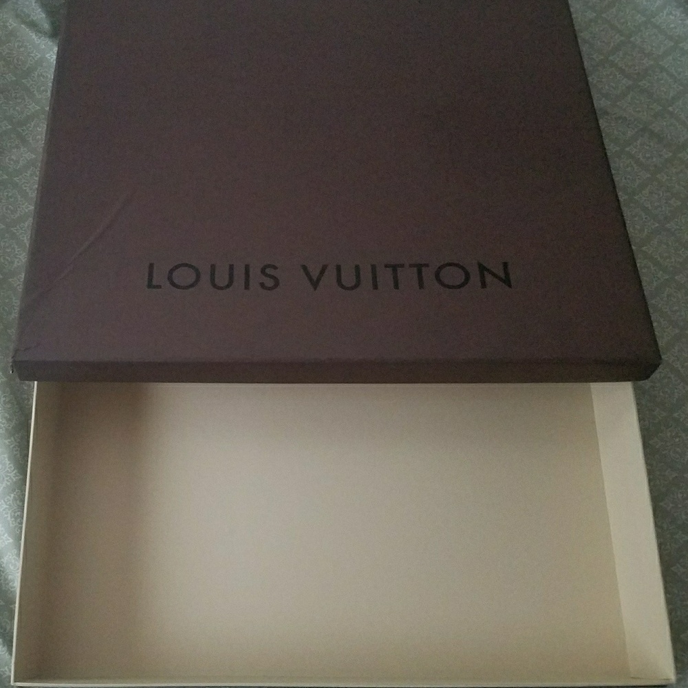 Large Box - Picture 3 of 3