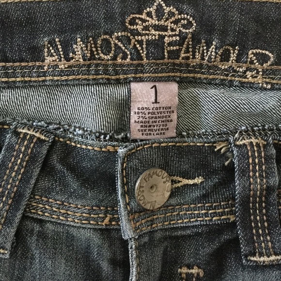 Gorgeous Almost Famous Jeans! - Picture 6 of 7