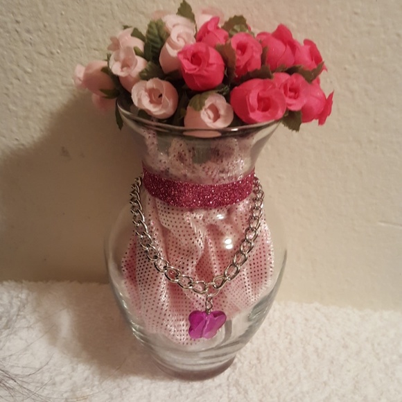 Mini Floral Vase with Charm - Picture 1 of 3