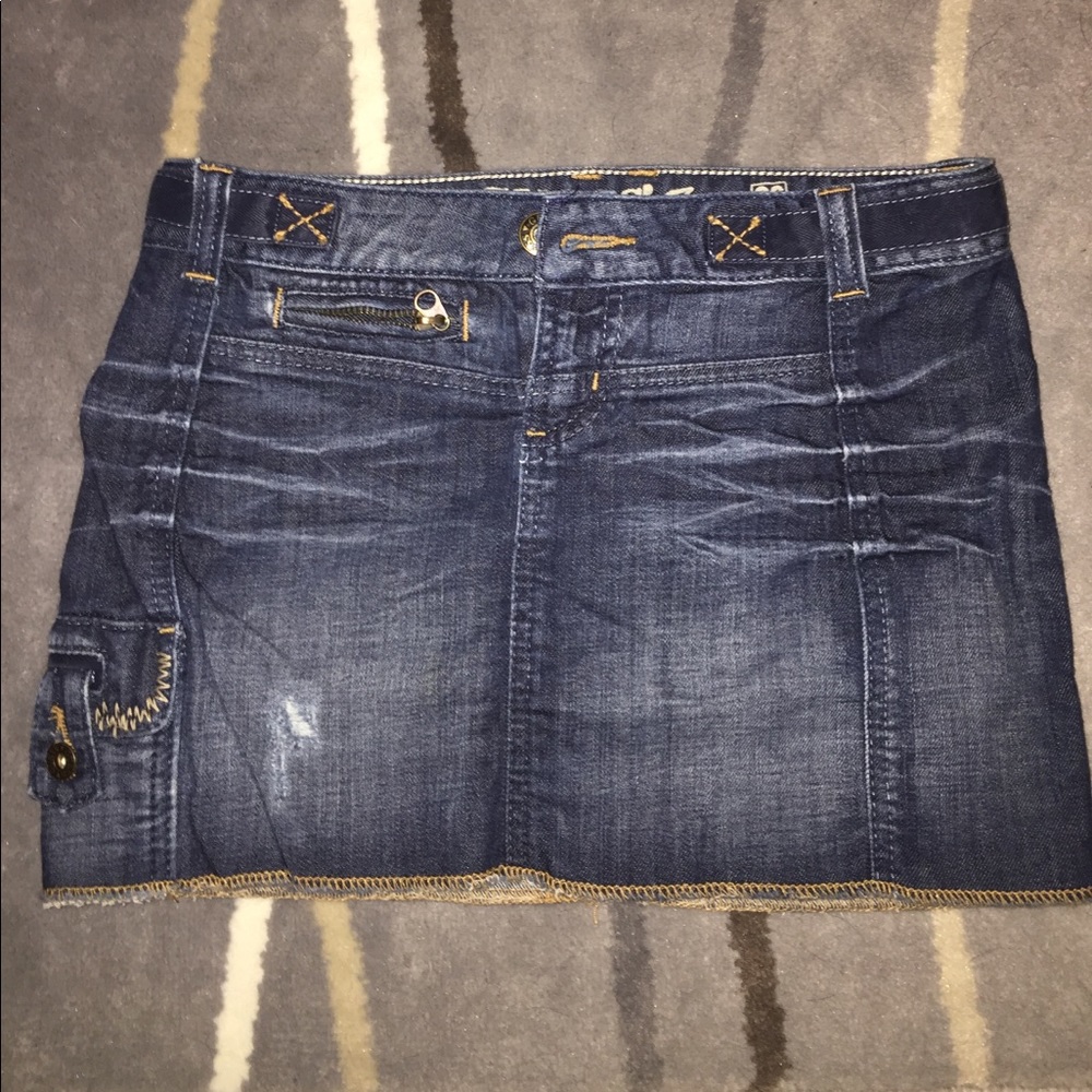 🔥 BOGO Guess Brand Pocketed Denim Mini-Skirt 26