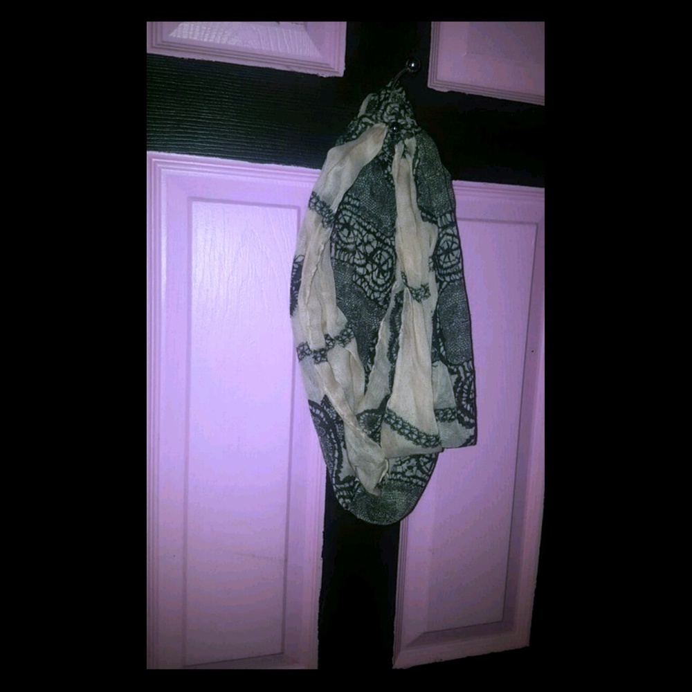 Infinity scarf