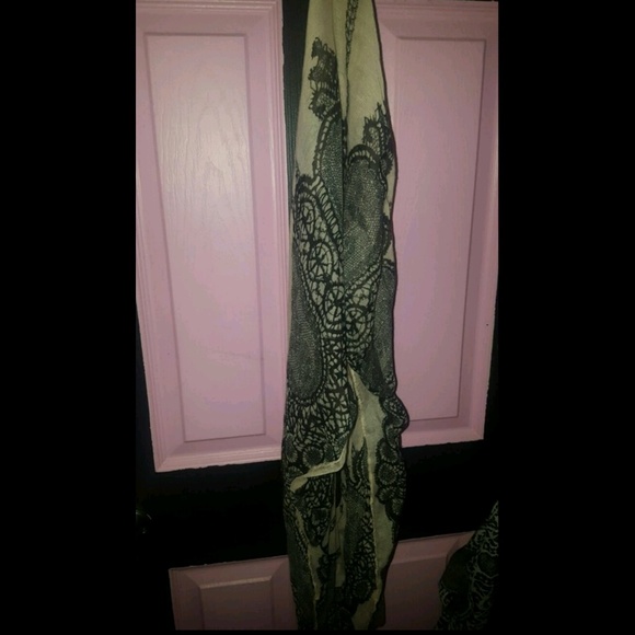 Infinity scarf - Picture 2 of 2