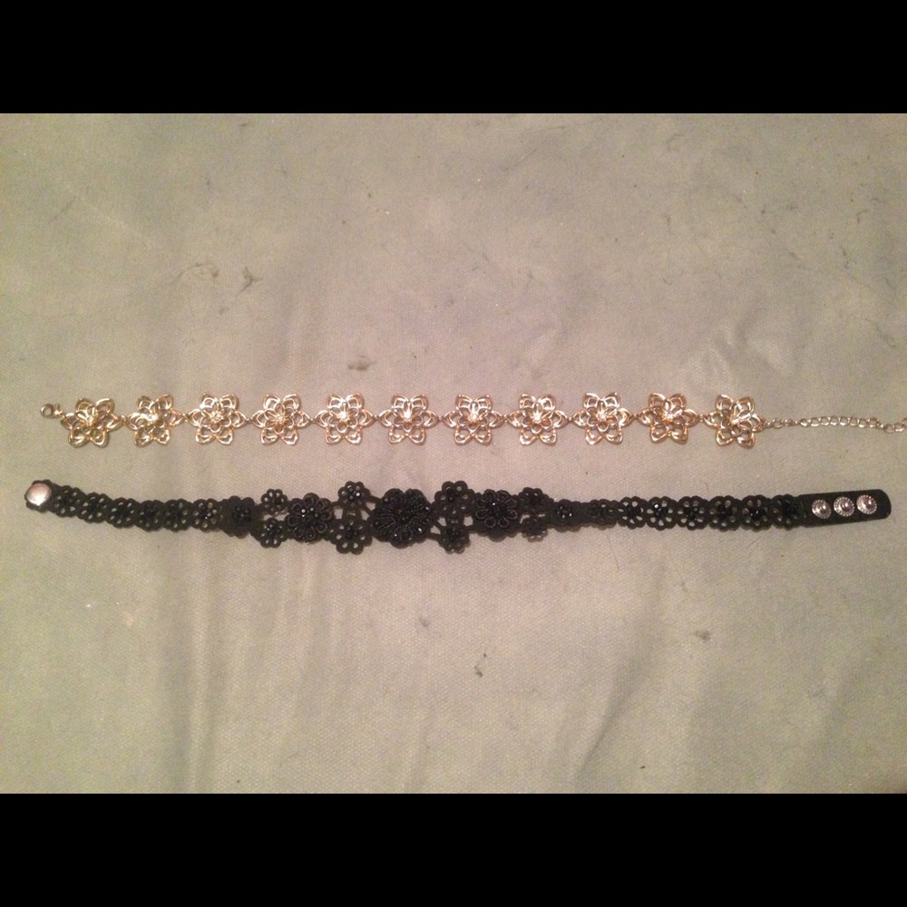 Black shoker and gold shoker