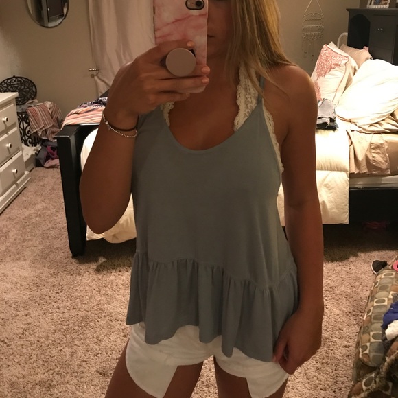 Brandy Melville Tops - Adorable ruffle Tank