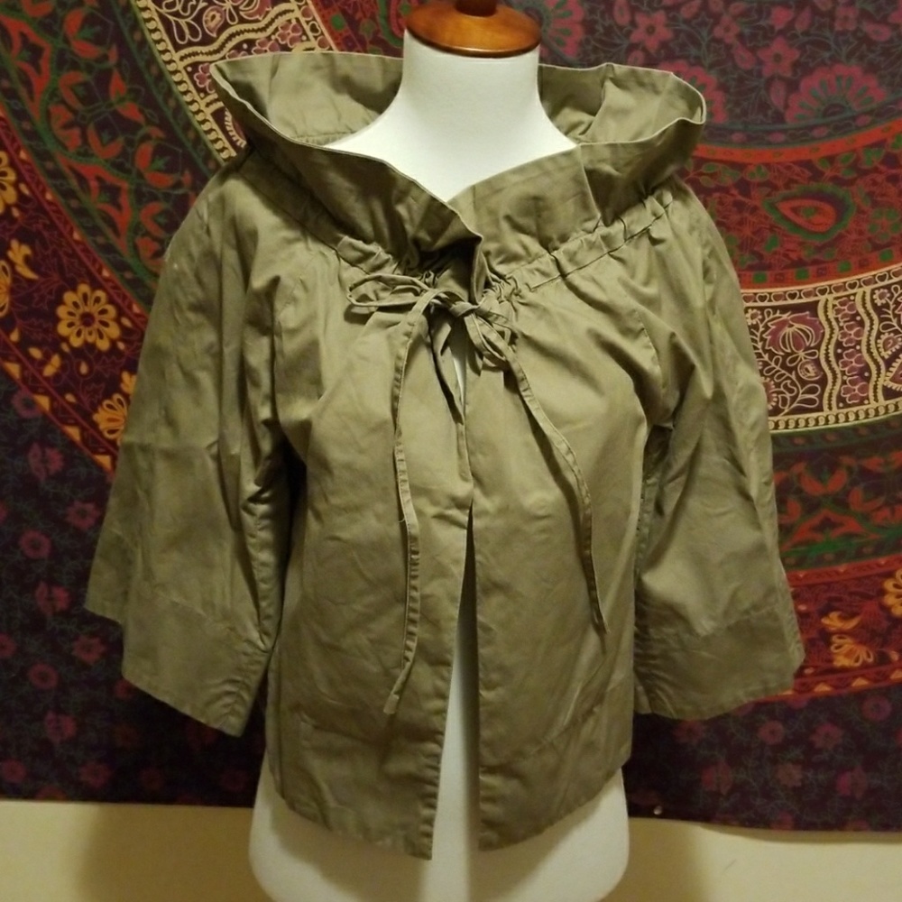 Super cute, lightweight jacket