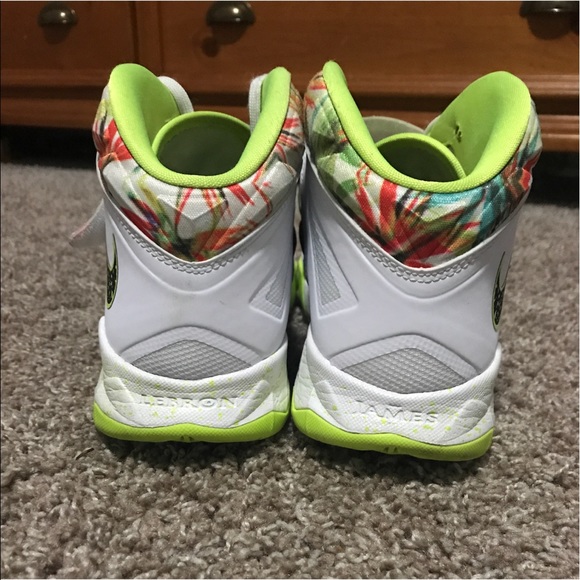 lebron soldier 7 king's pride