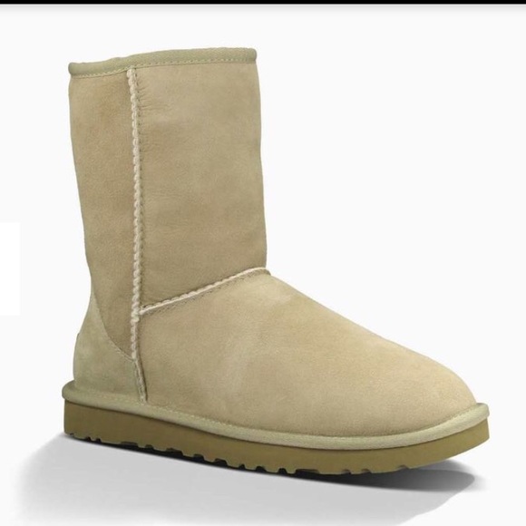 uggs classic short sand size 7 uggs classic short sand size 7