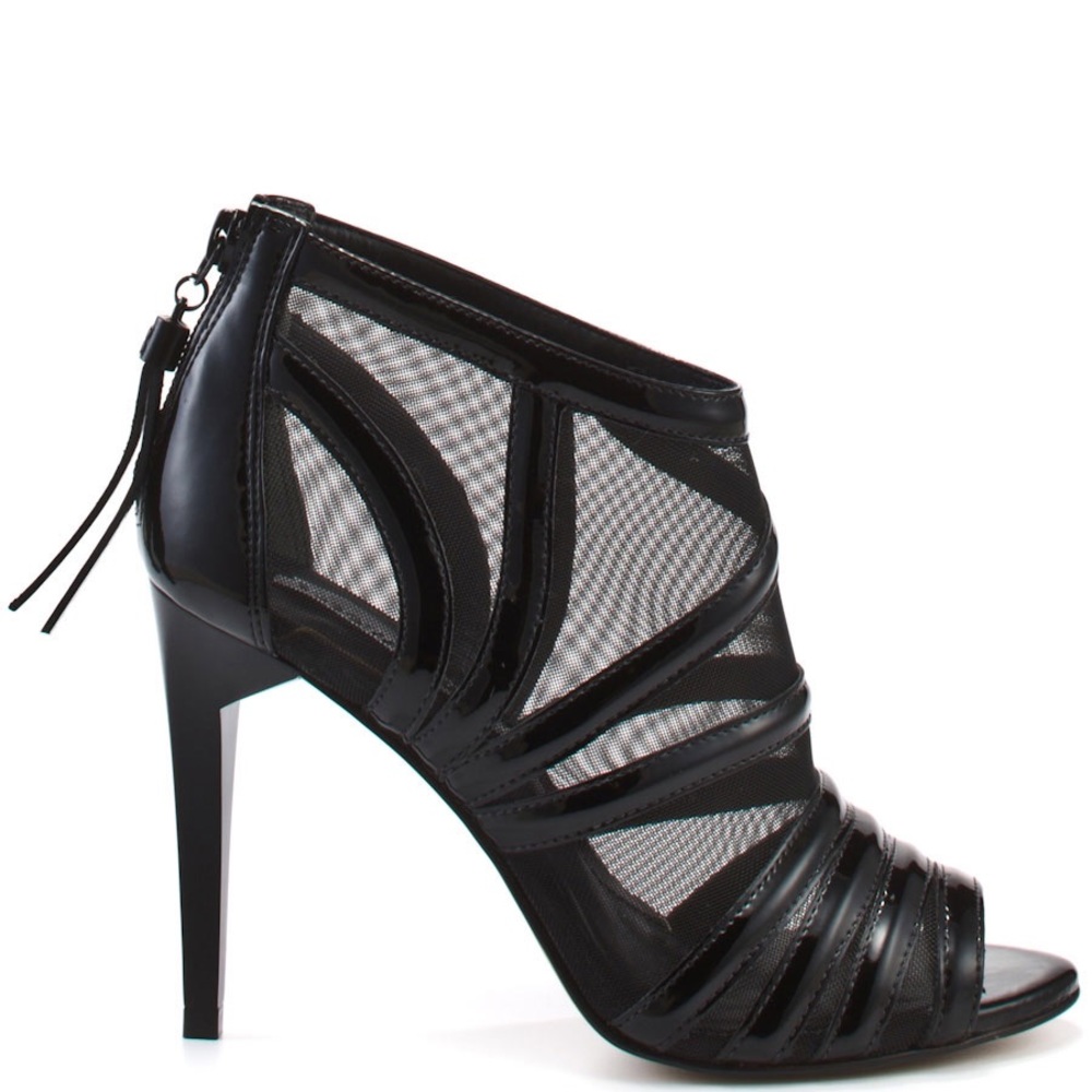 BRAND NEW BCBG MAXAZRIA Black leather BOOTIE HEELS - Picture 1 of 7