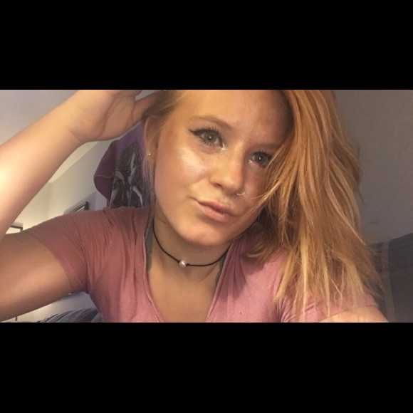 Meet your Posher, Felicity - Picture 2 of 5