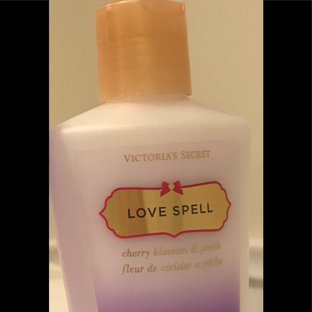 Victorias Secret Love Spell Body Lotion