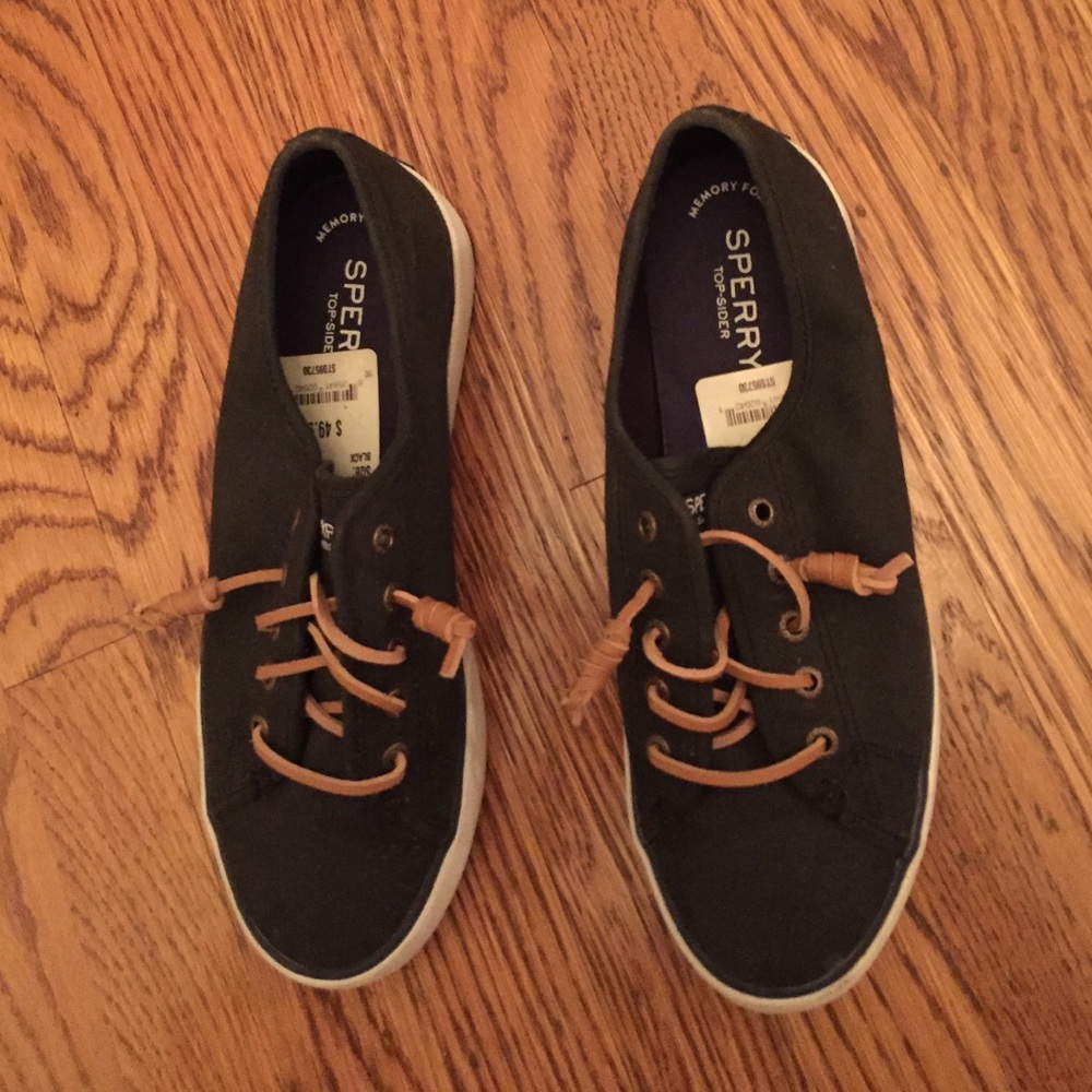 Black Sperry top-sliders