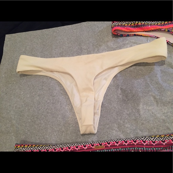 Victoria Secret Swim - Picture 3 of 3