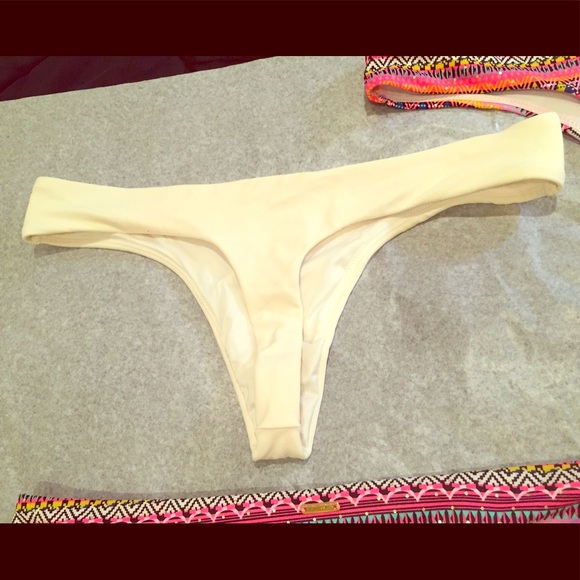 Victoria Secret Swim - Picture 1 of 3