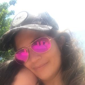 Meet your Posher, Mariel