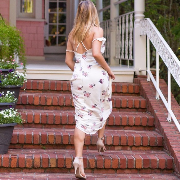 BNWT cream floral print cross back maxi dress - Picture 3 of 5