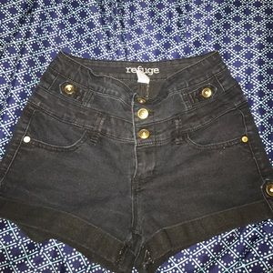 Refuge shorts