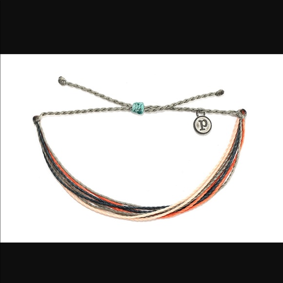 Pura Vida Jewelry - ISO Pura Vida Bracelets
