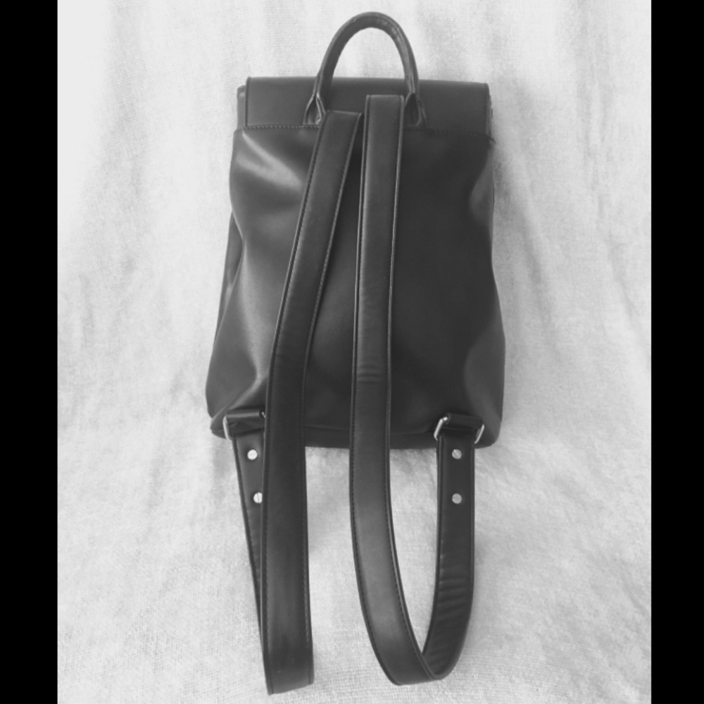 🚫SOLD🚫Kimchi Blue Back pack - Picture 6 of 8