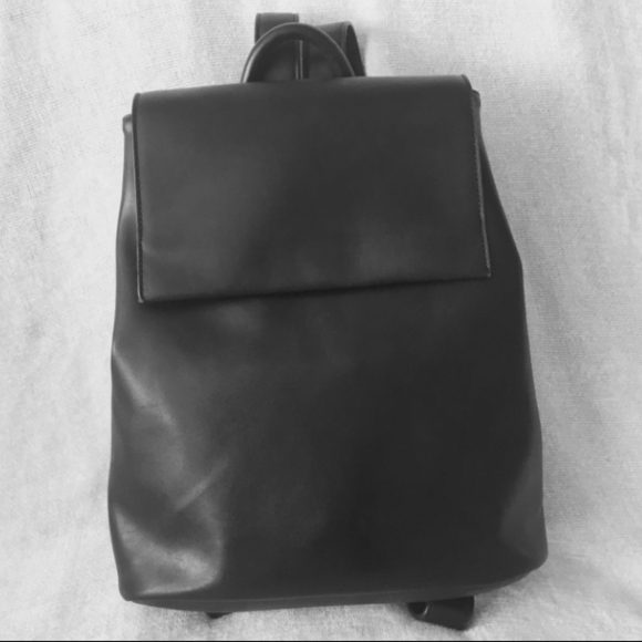 🚫SOLD🚫Kimchi Blue Back pack - Picture 2 of 8