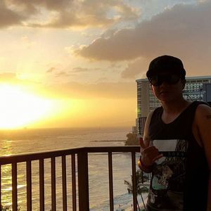 Meet your Posher, Brixx