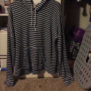 Long sleeve pullover