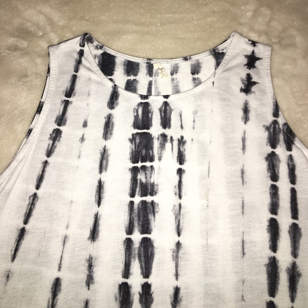 Black and White Casual Dress - Picture 2 of 2