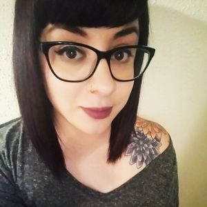 Meet your Posher, Adriana