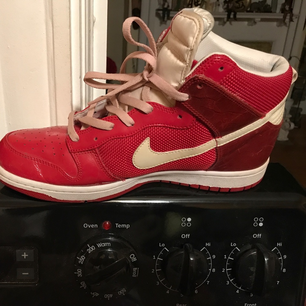 Men's Nike hi top sneaker