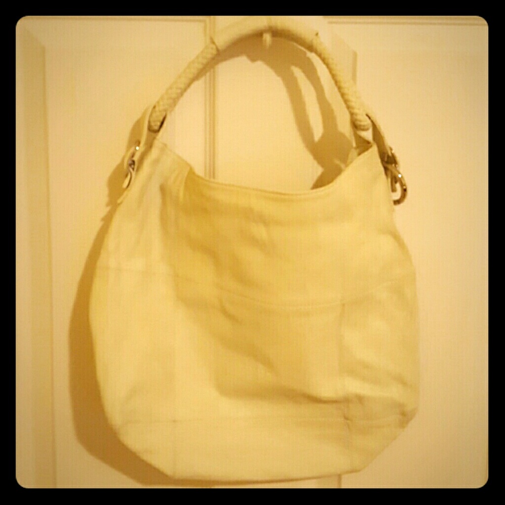 Gillivo leather handbag