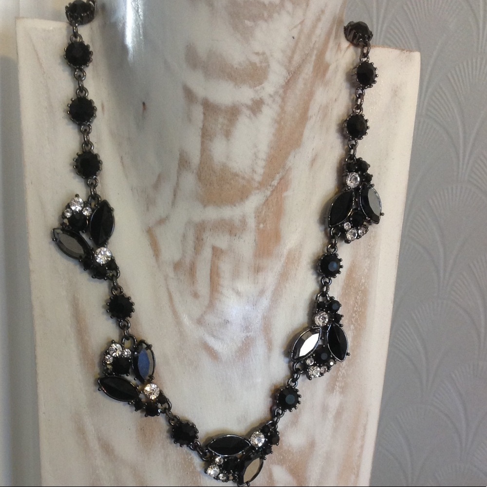 WHITE HOUSE BLACK MARKET RHINESTONE NECKLACE