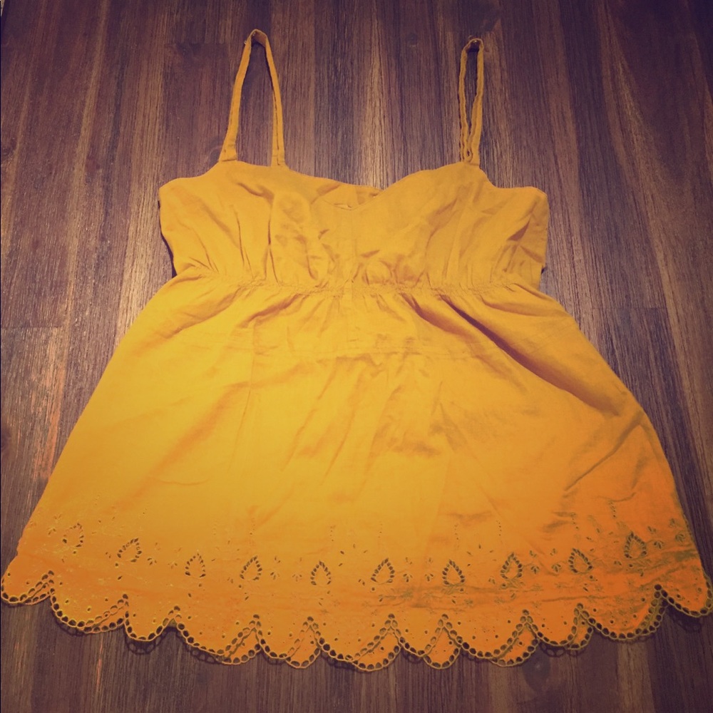 woven lace hem lined tank top