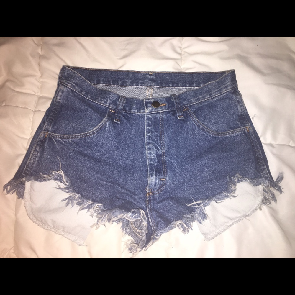 HIGH WAISTED DENIM SHORTS
