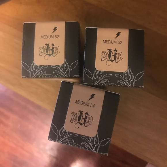 Kat Von D Lock-It Tattoo Foundation 52 - Picture 2 of 2