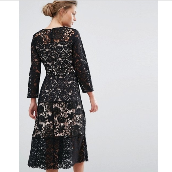 *1 LEFT!* NWT ASOS | Premium Lace Dress 4/6 - Picture 3 of 8