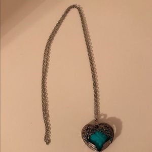 Heart pendant necklace