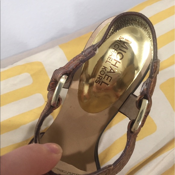 Brown and gold Michael kors heels - Picture 3 of 5