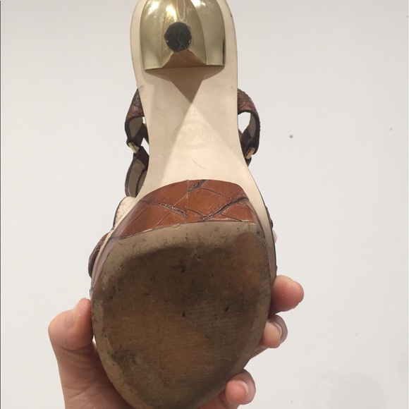 Brown and gold Michael kors heels - Picture 4 of 5