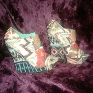 Womens Dollhouse toasty wedges