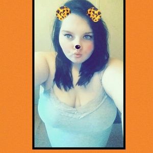 Meet your Posher, Monica