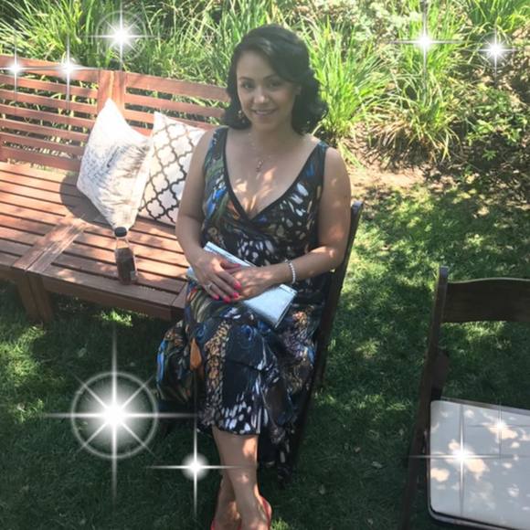 Meet your Posher, Cristina - Picture 1 of 1