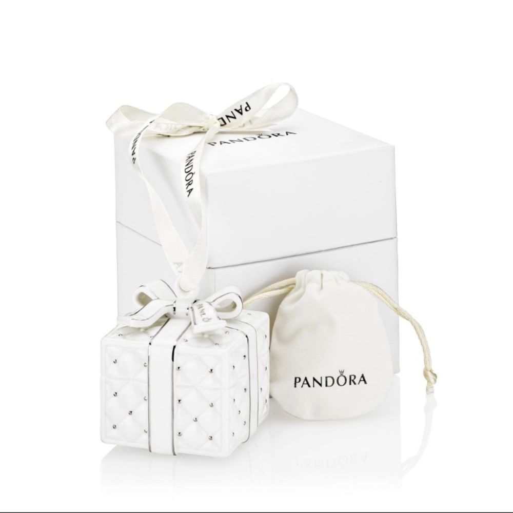 Pandora Ornament ft Earrings