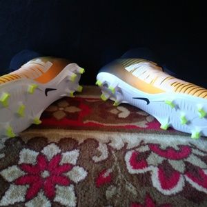 Nike mercurial soccer cleats