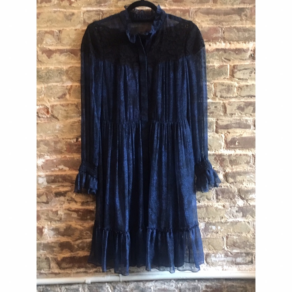 Silk Elie Tahari Dress with feminine lace details