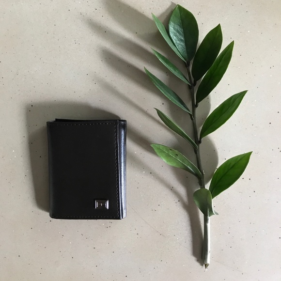 Tommy Hilfiger Other - Tommy Hilfiger Leather Brown Wallet