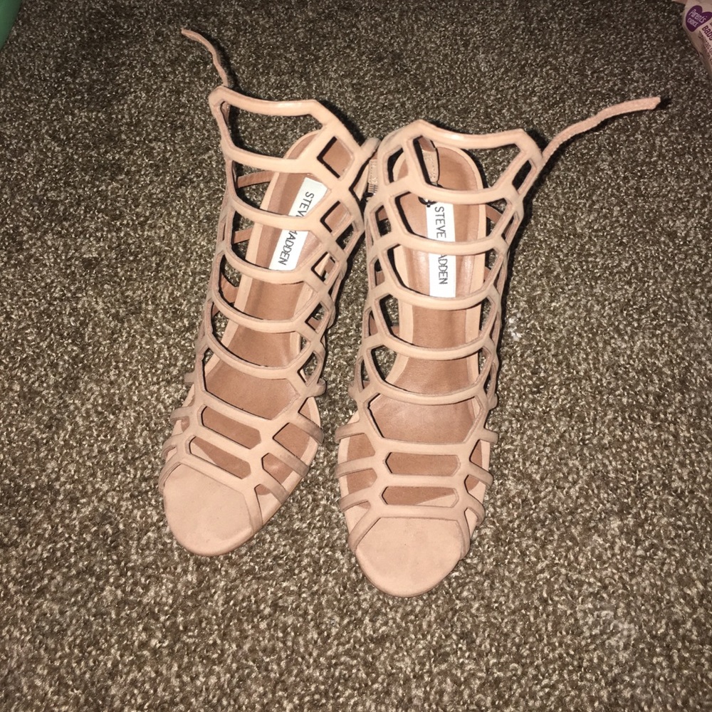 Steve Madden strappy slithur 7.5 dark beige heels