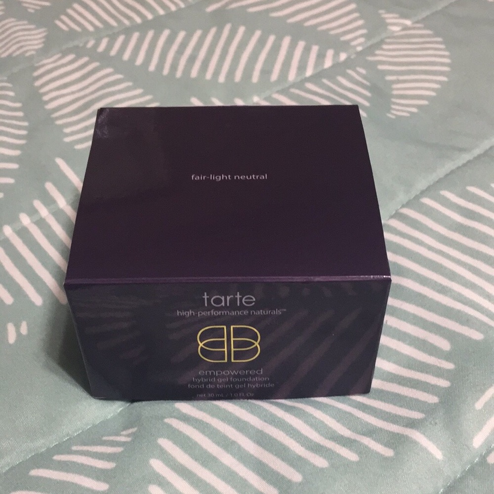 Tarte gel-hybrid foundation in fair-light neutral