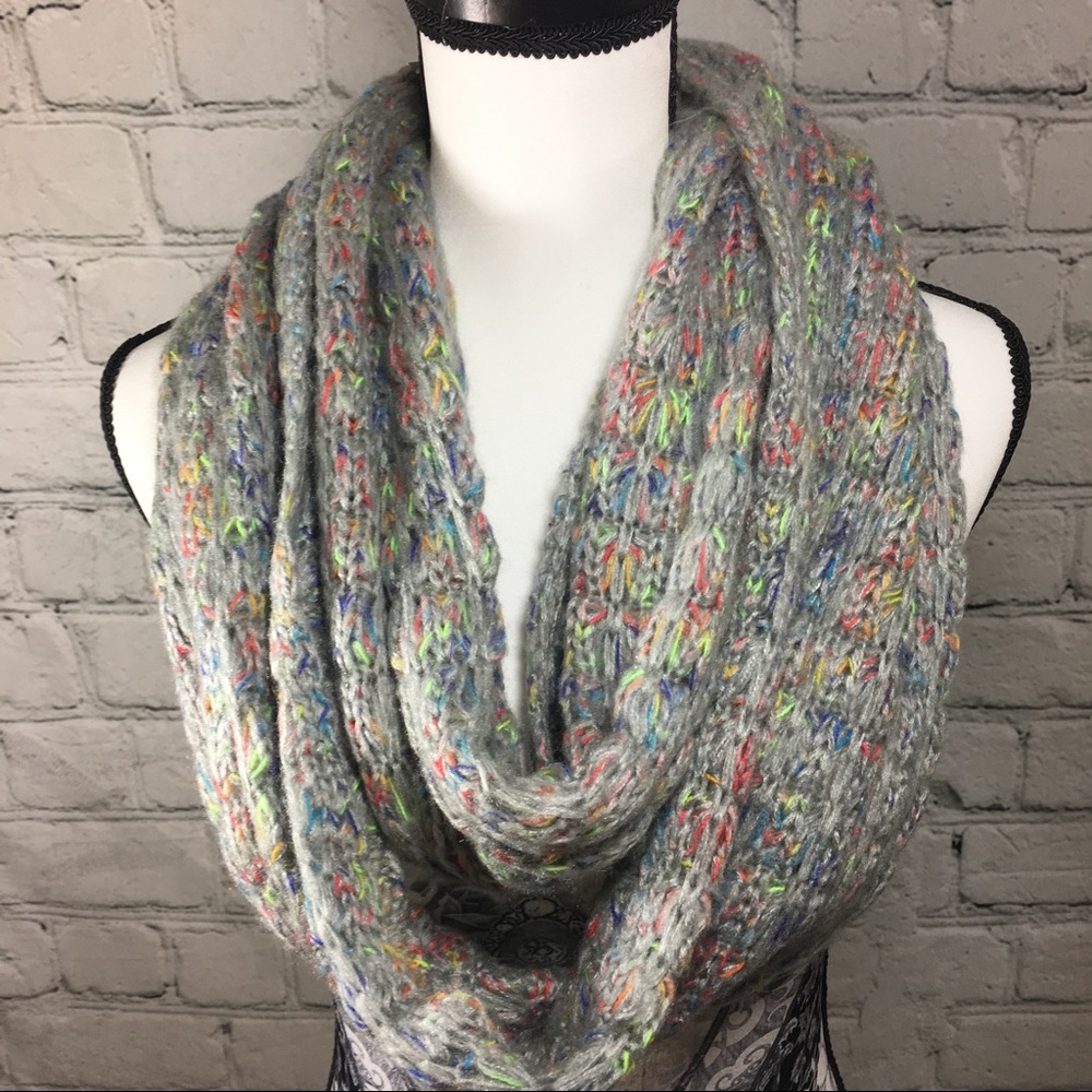 D&Y Figure 8 Scarf Grey w/ Rainbow Accents NWT OS