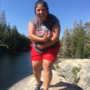 Meet your Posher, Yesenia