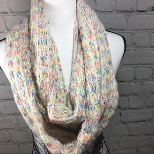D&Y Figure 8 Scarf White Cream w Rainbow Accents.