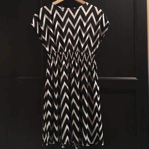 Chevron Black & White Dress! - Picture 5 of 5